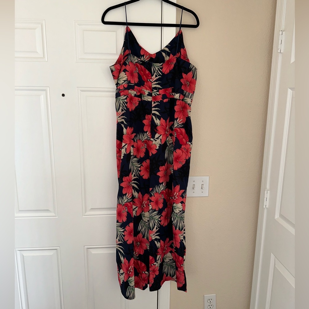 NEW Reveuse Pink and Blue Floral V- Neck Waist Tie Zipper Jumpsuit size 2X - Picture 2 of 15
